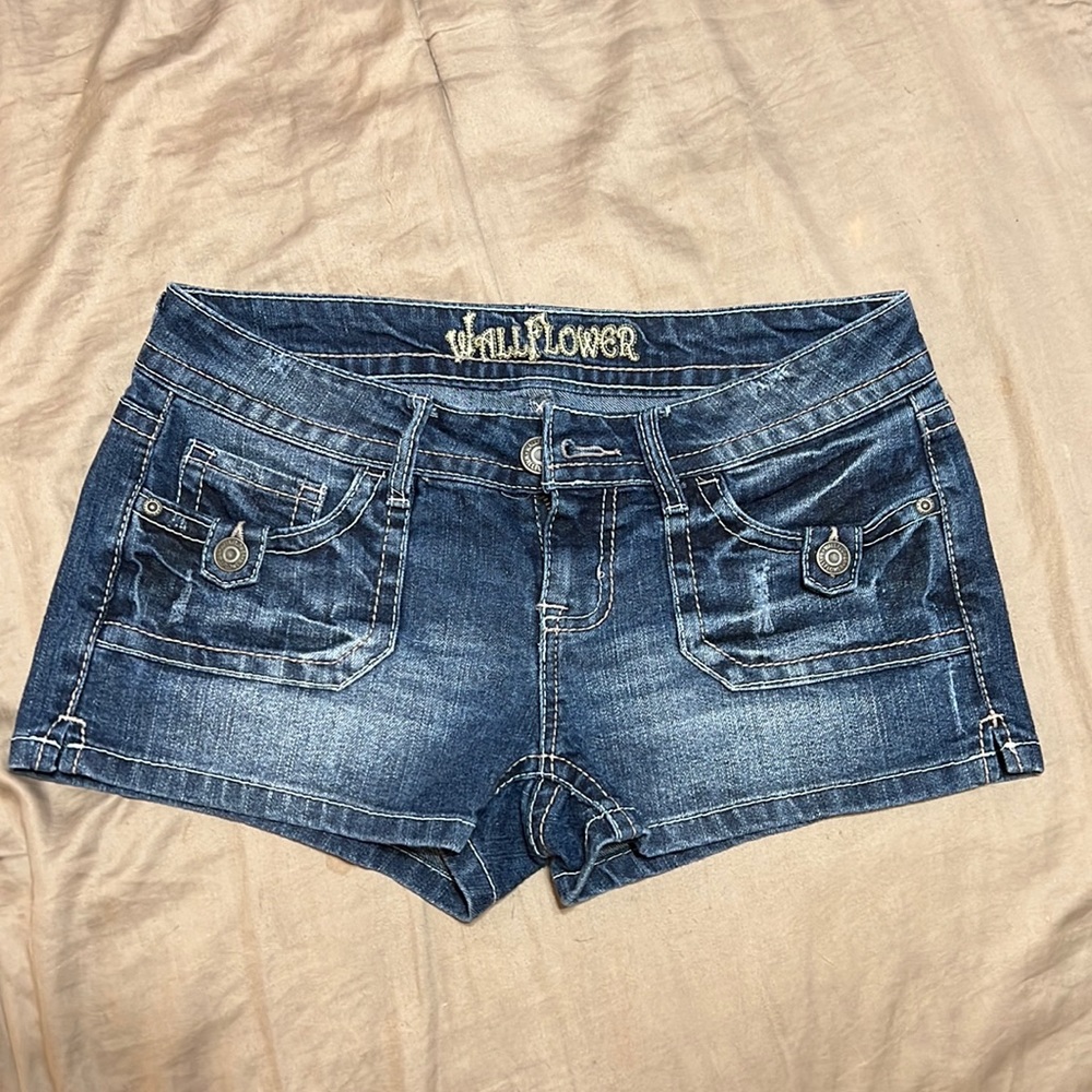 Low rise denim shorts